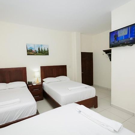 Hotel Mediterraneo Inn サンタ・ロサ・デ・リマ エクステリア 写真