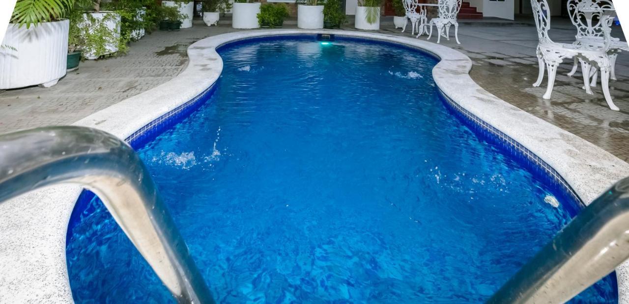 Hotel Mediterraneo Inn サンタ・ロサ・デ・リマ エクステリア 写真