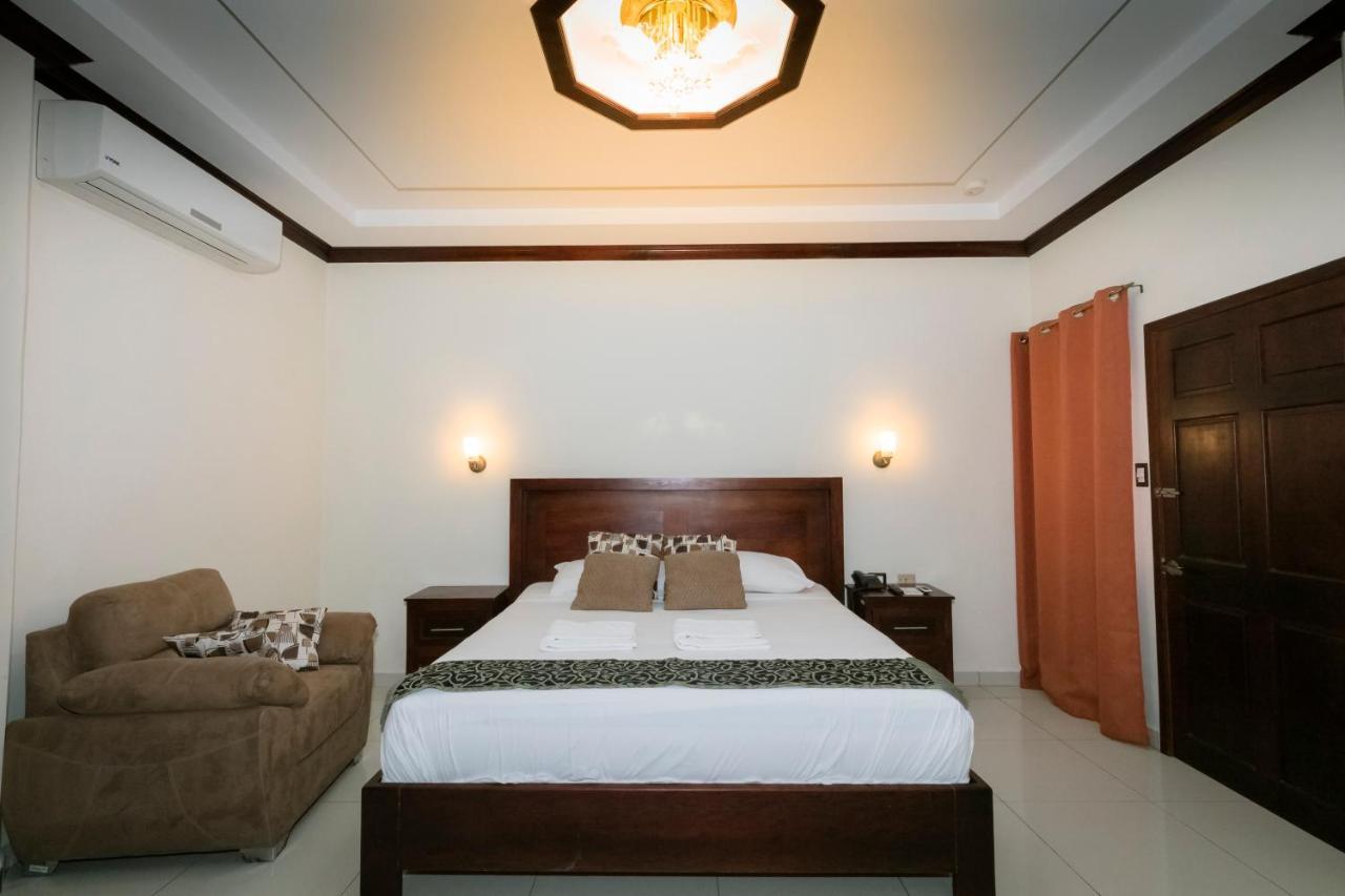 Hotel Mediterraneo Inn サンタ・ロサ・デ・リマ エクステリア 写真