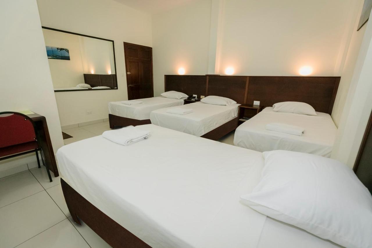 Hotel Mediterraneo Inn サンタ・ロサ・デ・リマ エクステリア 写真